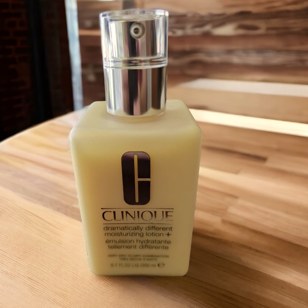 Moisturizing face lotion plus.